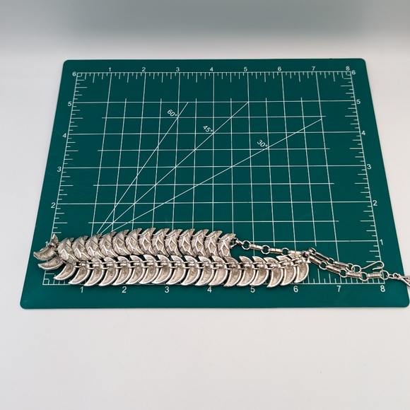 Vintage Coro Silver Tone Set Clip Earrings & Choker Wavy Links Necklace Brushed - Picture 12 of 12